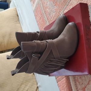 Naughty monkey wild wink 7.5